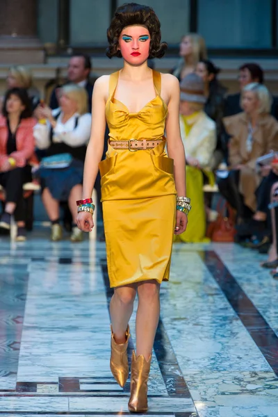 Look 40
